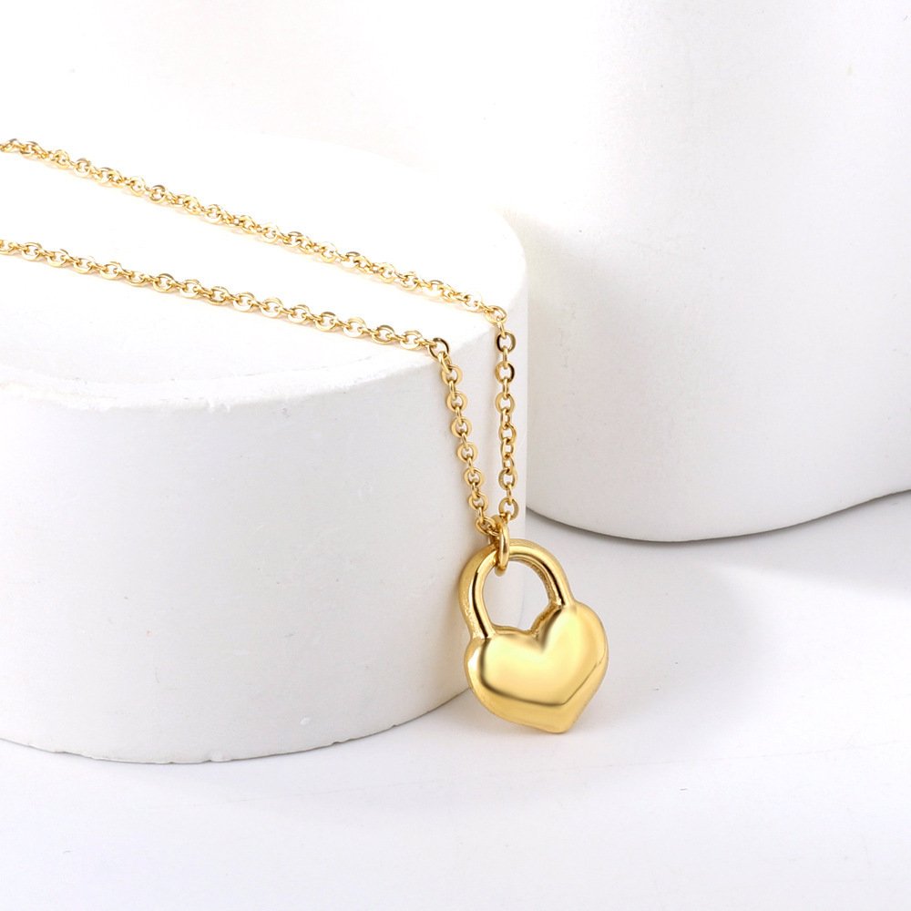 Stainless Steel Necklace Fashionable Golden Love Heart - Image 4