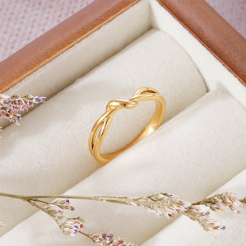 Love Endless Kinked Titanium Steel 18K Gold Plating Winding Simple Ring - Image 3
