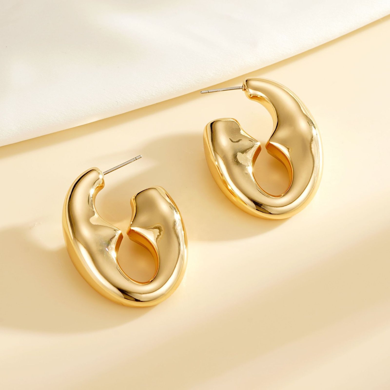 European And American Fashion High Class Elegant Geometric Women's Earrings Simple - Image 3